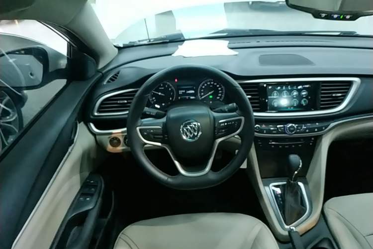 Used Buick GT 2019 15T Dual-Clutch Connected Elite Model China VI Steering Wheel