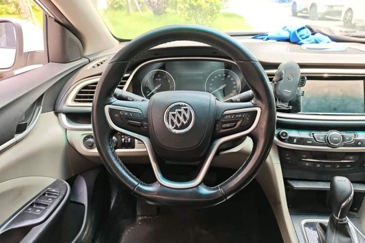 Used Buick GT 2019 15T Dual-Clutch Connected Elite Model China VI Steering Wheel