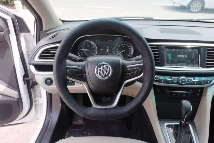 Used Buick GT 2019 15T Dual-Clutch Connected Elite Version China V Standard Steering Wheel