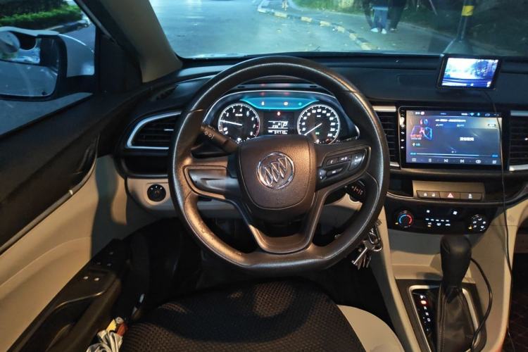 Used Buick GT 2019 15T Dual-Clutch Advanced Version China VI Standard Steering Wheel