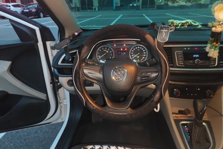 Used Buick GT 2019 15T Dual-Clutch Advanced Version China VI Standard Steering Wheel