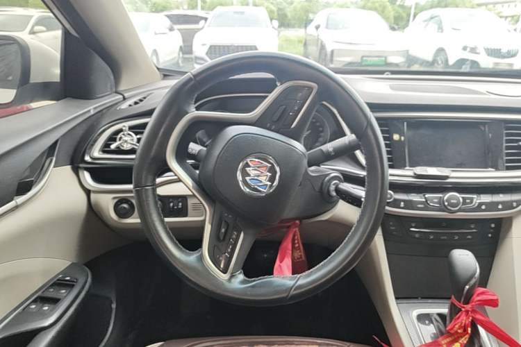 Used Buick GT 2019 15T Dual-Clutch Connected Elite Model China VI Steering Wheel