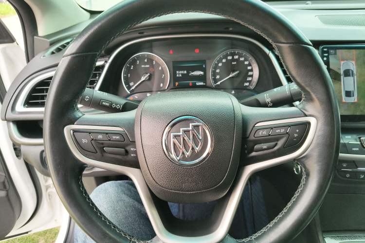 Used Buick GT 2019 18T Automatic Connected Elite Model China VI Standard Steering Wheel