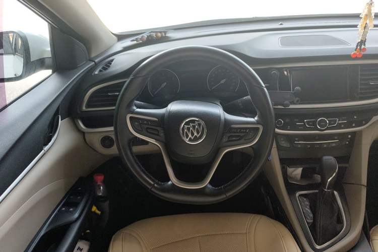 Used Buick GT 2019 15T Dual-Clutch Connected Elite Model China VI Steering Wheel