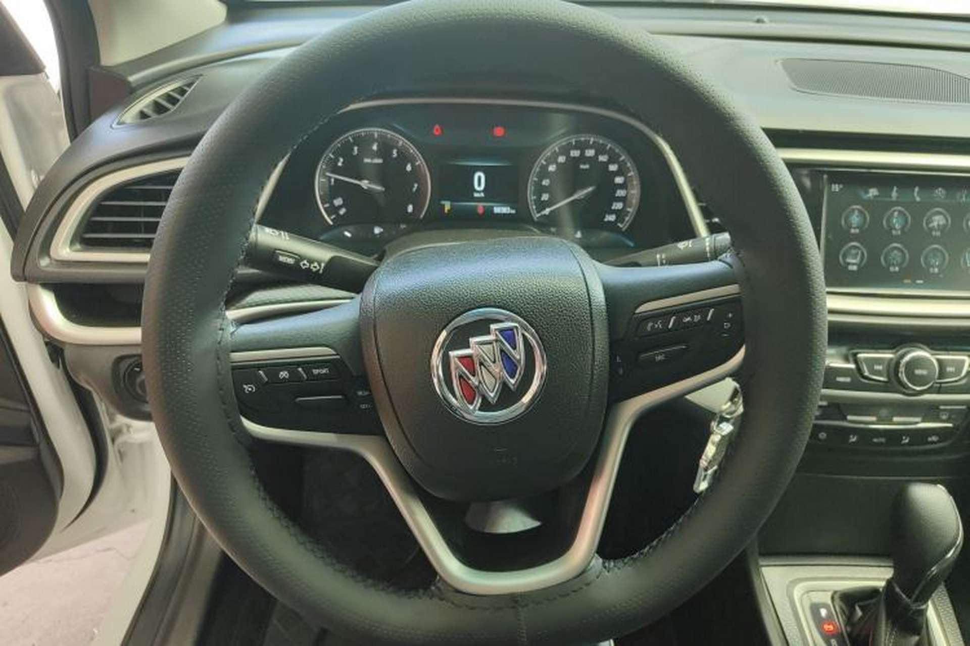 Used Buick GT 2019 18T Automatic Connected Elite Model China VI Standard Steering Wheel