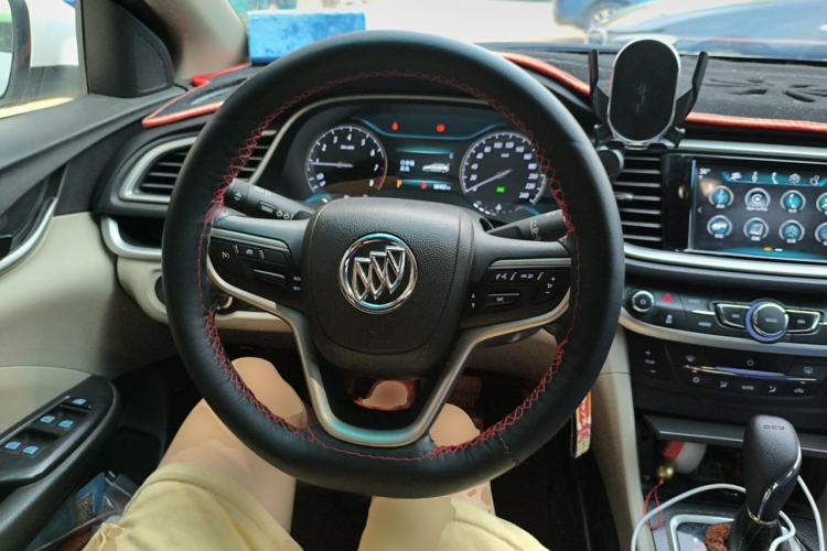 Used Buick GT 2019 15T Dual-Clutch Connected Elite Model China VI Steering Wheel