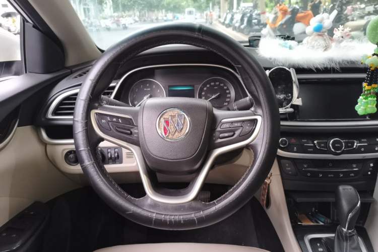 Used Buick GT 2019 15T Dual-Clutch Connected Elite Version China V Standard Steering Wheel