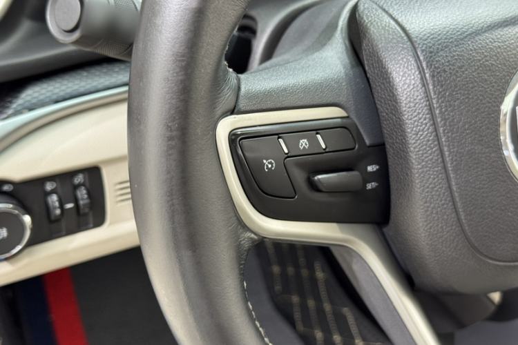 Used Buick GT 2019 15T Dual-Clutch Connected Elite Model China VI Steering Wheel