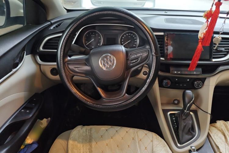 Used Buick GT 2019 15T Dual-Clutch Advanced Version China VI Standard Steering Wheel