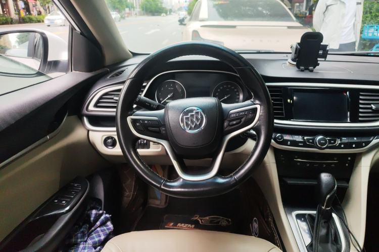 Used Buick GT 2019 15T Dual-Clutch Connected Elite Model China VI Steering Wheel