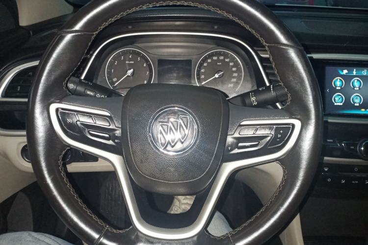 Used Buick GT 2019 15T Dual-Clutch Connected Elite Model China VI Steering Wheel