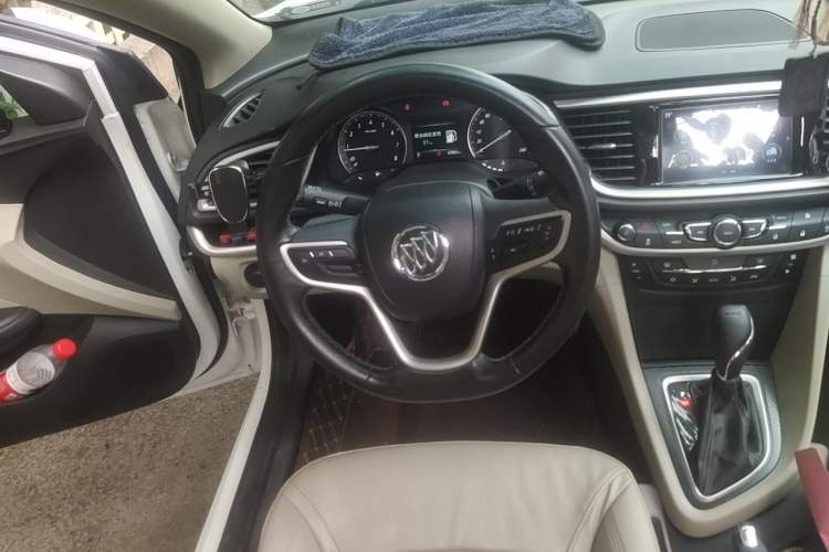 Used Buick GT 2019 15T Dual-Clutch Connected Elite Model China VI Steering Wheel