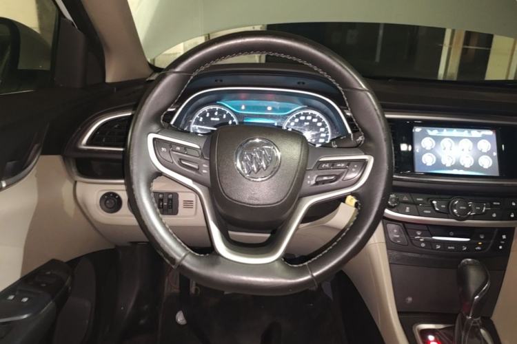 Used Buick GT 2019 15T Dual-Clutch Connected Elite Model China VI Steering Wheel