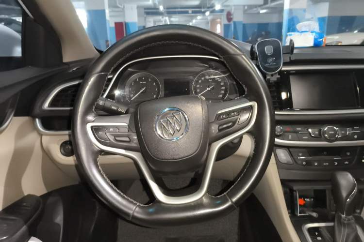 Used Buick GT 2019 15T Dual-Clutch Connected Elite Version China V Standard Steering Wheel