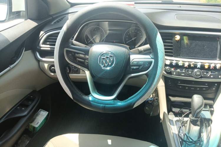 Used Buick GT 2019 15T Dual-Clutch Connected Elite Model China VI Steering Wheel