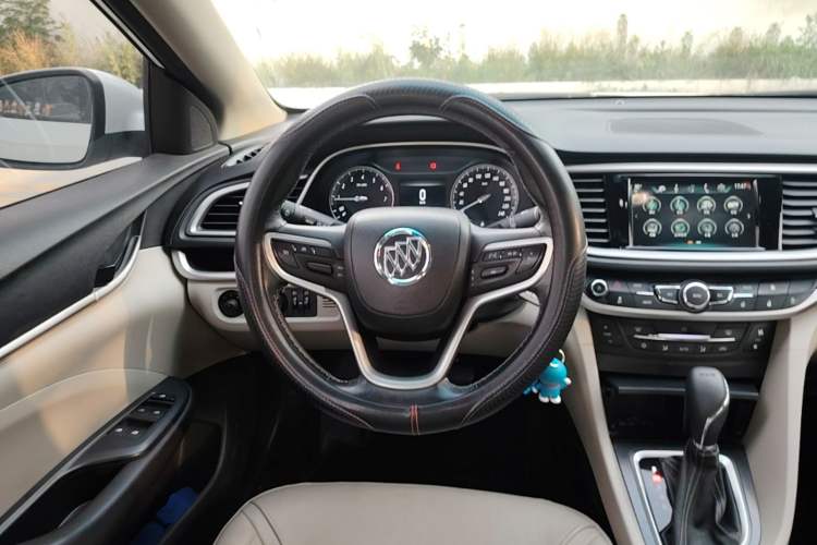 Used Buick GT 2019 15T Dual-Clutch Connected Elite Model China VI Steering Wheel