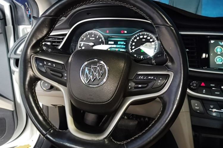 Used Buick GT 2019 15T Dual-Clutch Connected Elite Version China V Standard Steering Wheel