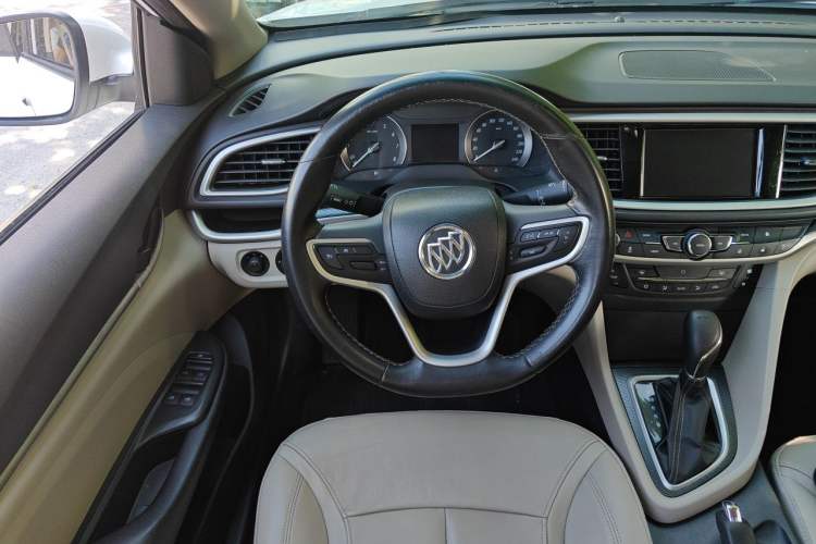 Used Buick GT 2019 15T Dual-Clutch Connected Elite Version China V Standard Steering Wheel
