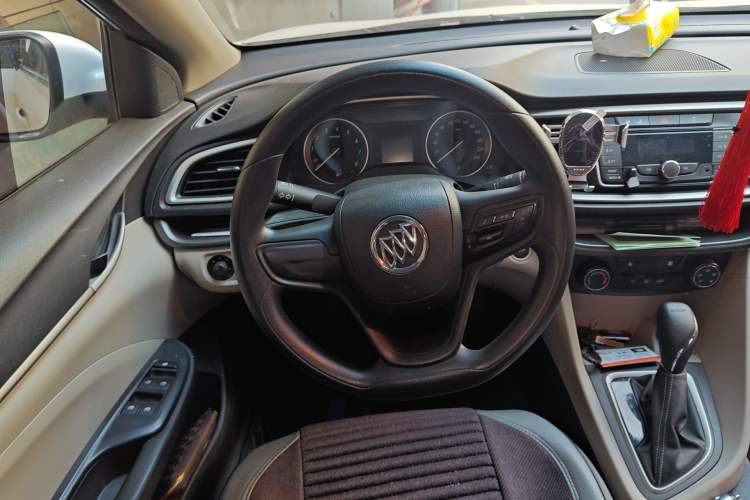 Used Buick GT 2019 15T Dual-Clutch Advanced Version China VI Standard Steering Wheel