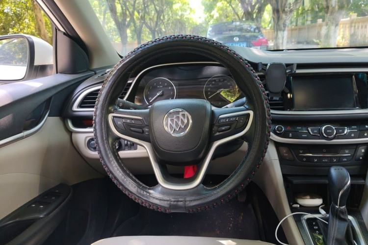 Used Buick GT 2019 15T Dual-Clutch Connected Elite Model China VI Steering Wheel