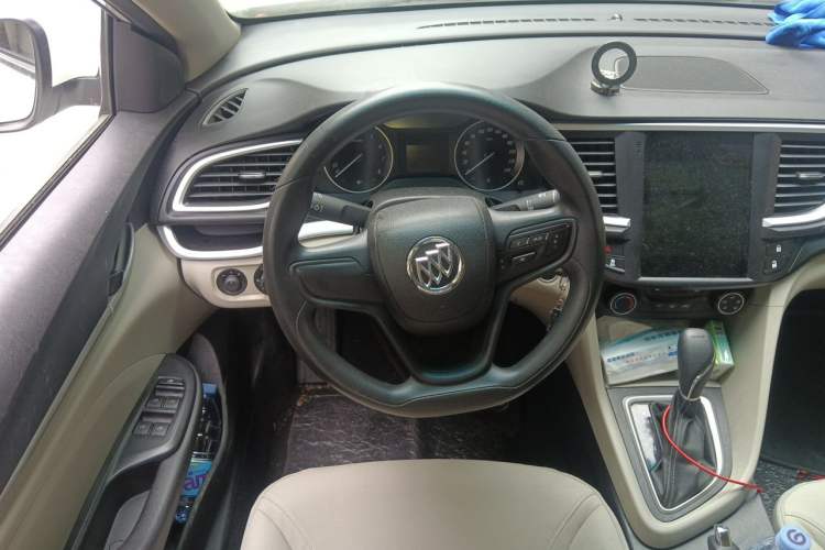 Used Buick GT 2019 15T Dual-Clutch Advanced Version China VI Standard Steering Wheel