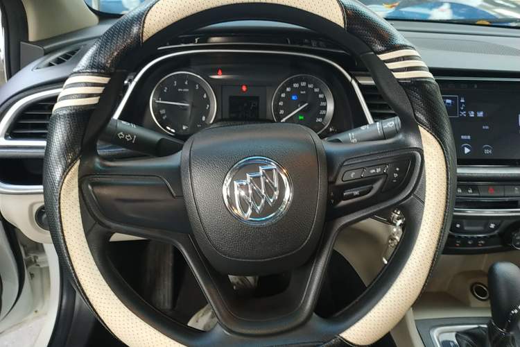 Used Buick GT 2019 15T Dual-Clutch Advanced Version China VI Standard Steering Wheel