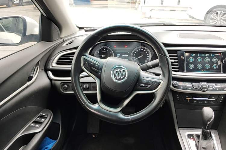 Used Buick GT 2019 18T Automatic Connected Elite Model China VI Standard Steering Wheel