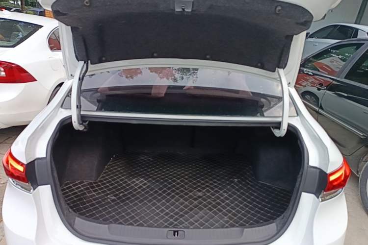 Used Buick GT 2019 18T Automatic Connected Elite Model China VI Standard Trunk