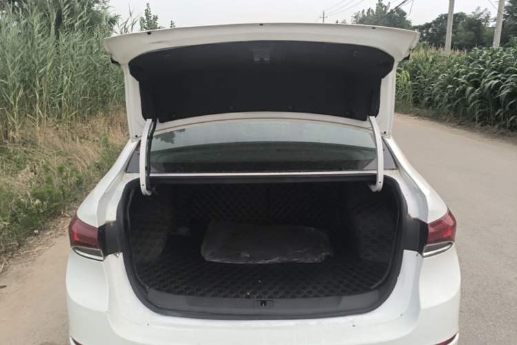 Used Buick GT 2019 18T Automatic Connected Elite Model China VI Standard Trunk