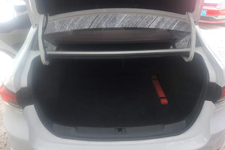 Used Buick GT 2019 15T Dual-Clutch Connected Elite Model China VI Trunk