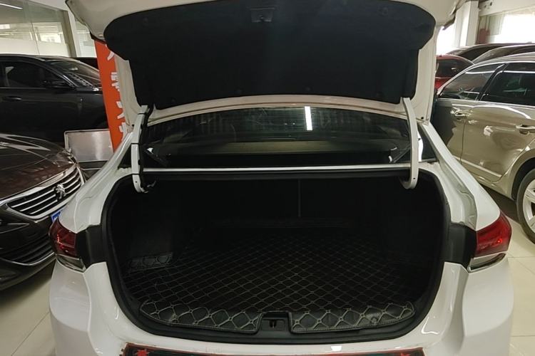 Used Buick GT 2019 15T Dual-Clutch Connected Elite Model China VI Trunk