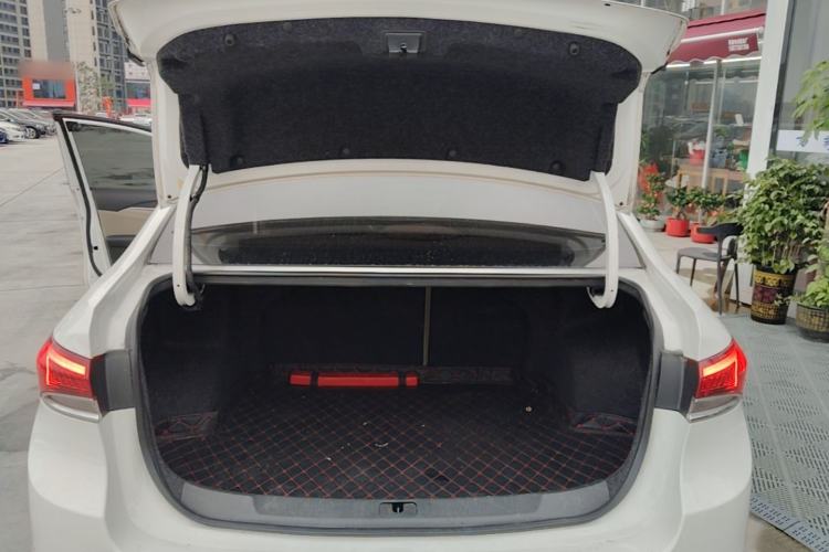 Used Buick GT 2019 15T Dual-Clutch Connected Elite Model China VI Trunk