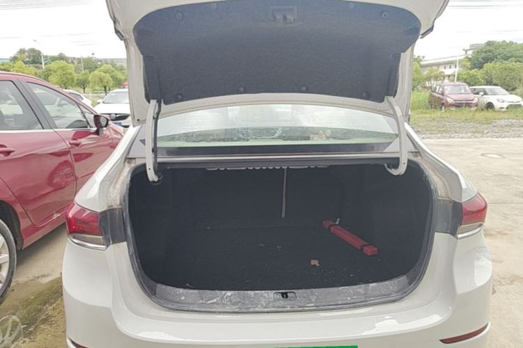 Used Buick GT 2019 15T Dual-Clutch Connected Elite Model China VI Trunk
