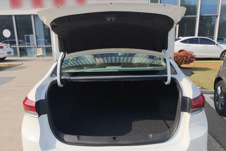 Used Buick GT 2019 15T Dual-Clutch Connected Elite Model China VI Trunk