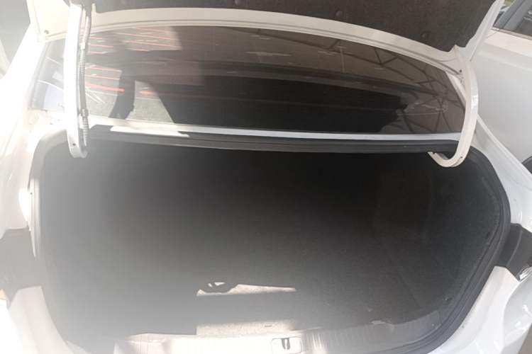 Used Buick GT 2019 18T Automatic Connected Elite Model China VI Standard Trunk