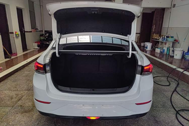 Used Buick GT 2019 18T Automatic Connected Elite Model China VI Standard Trunk
