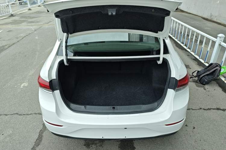 Used Buick GT 2019 18T Automatic Connected Elite Model China VI Standard Trunk