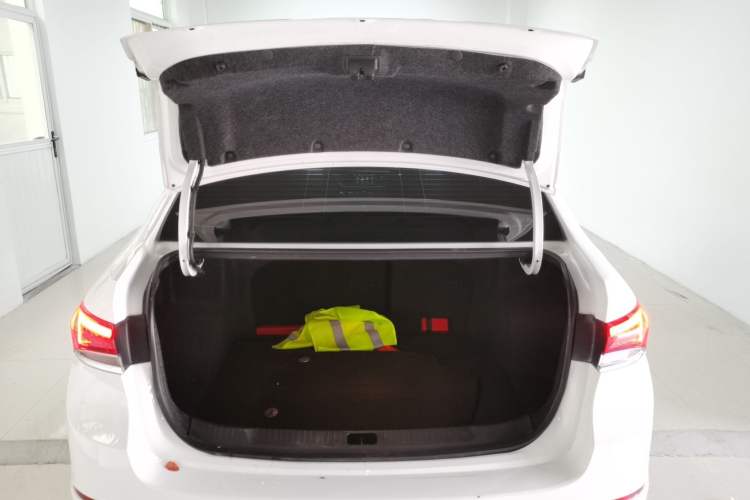 Used Buick GT 2019 18T Automatic Connected Elite Model China VI Standard Trunk