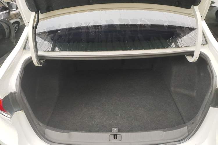 Used Buick GT 2019 18T Automatic Connected Elite Model China VI Standard Trunk
