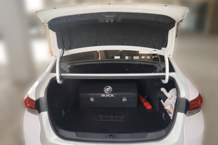 Used Buick GT 2019 15T Dual-Clutch Connected Elite Model China VI Trunk