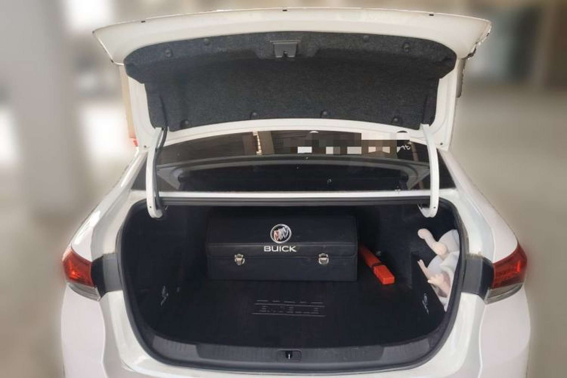 Used Buick GT 2019 15T Dual-Clutch Connected Elite Model China VI Trunk