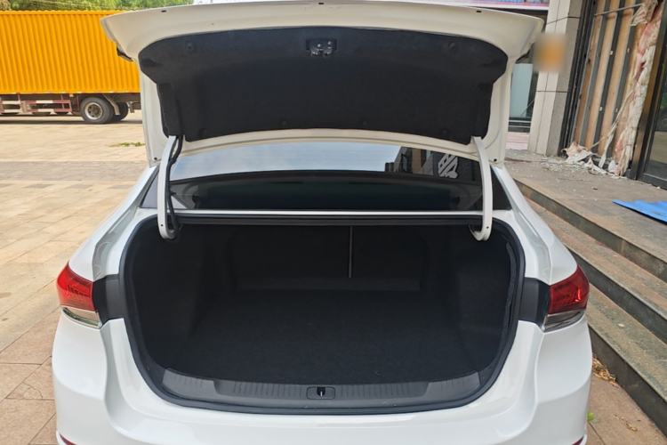 Used Buick GT 2019 15T Manual Elite Version China VI Standard Trunk