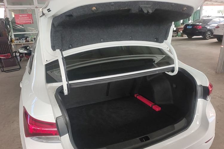 Used Buick GT 2019 18T Automatic Connected Elite Model China VI Standard Trunk