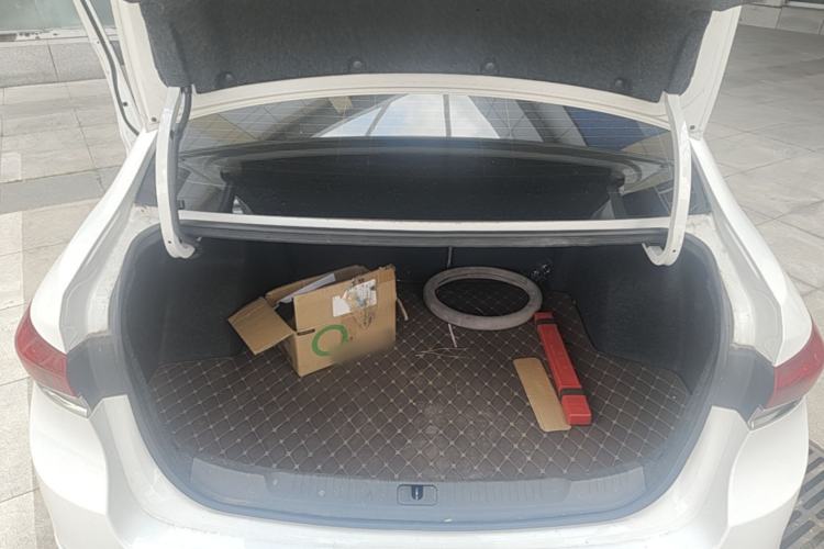 Used Buick GT 2019 15T Dual-Clutch Connected Elite Model China VI Trunk