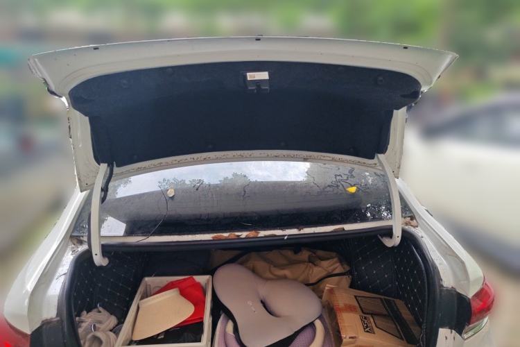 Used Buick GT 2019 15T Dual-Clutch Connected Elite Model China VI Trunk