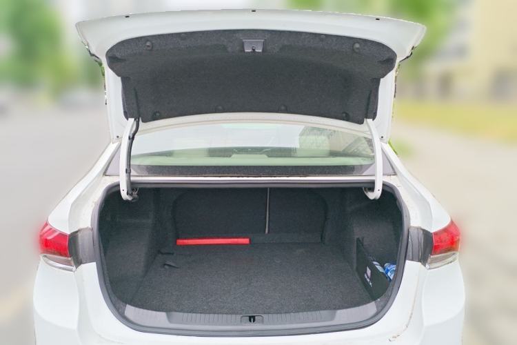 Used Buick GT 2019 15T Dual-Clutch Connected Elite Model China VI Trunk