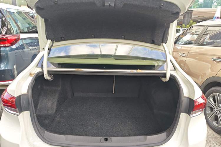 Used Buick GT 2019 15T Dual-Clutch Connected Elite Model China VI Trunk