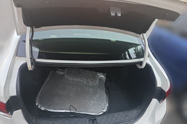 Used Buick GT 2019 15T Dual-Clutch Connected Elite Model China VI Trunk
