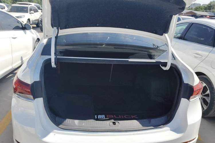 Used Buick GT 2019 15T Dual-Clutch Connected Elite Model China VI Trunk
