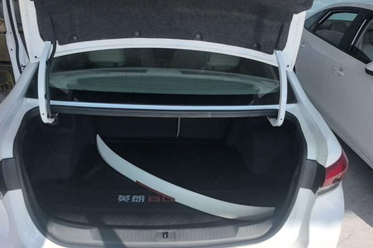 Used Buick GT 2019 15T Manual Elite Version China VI Standard Trunk